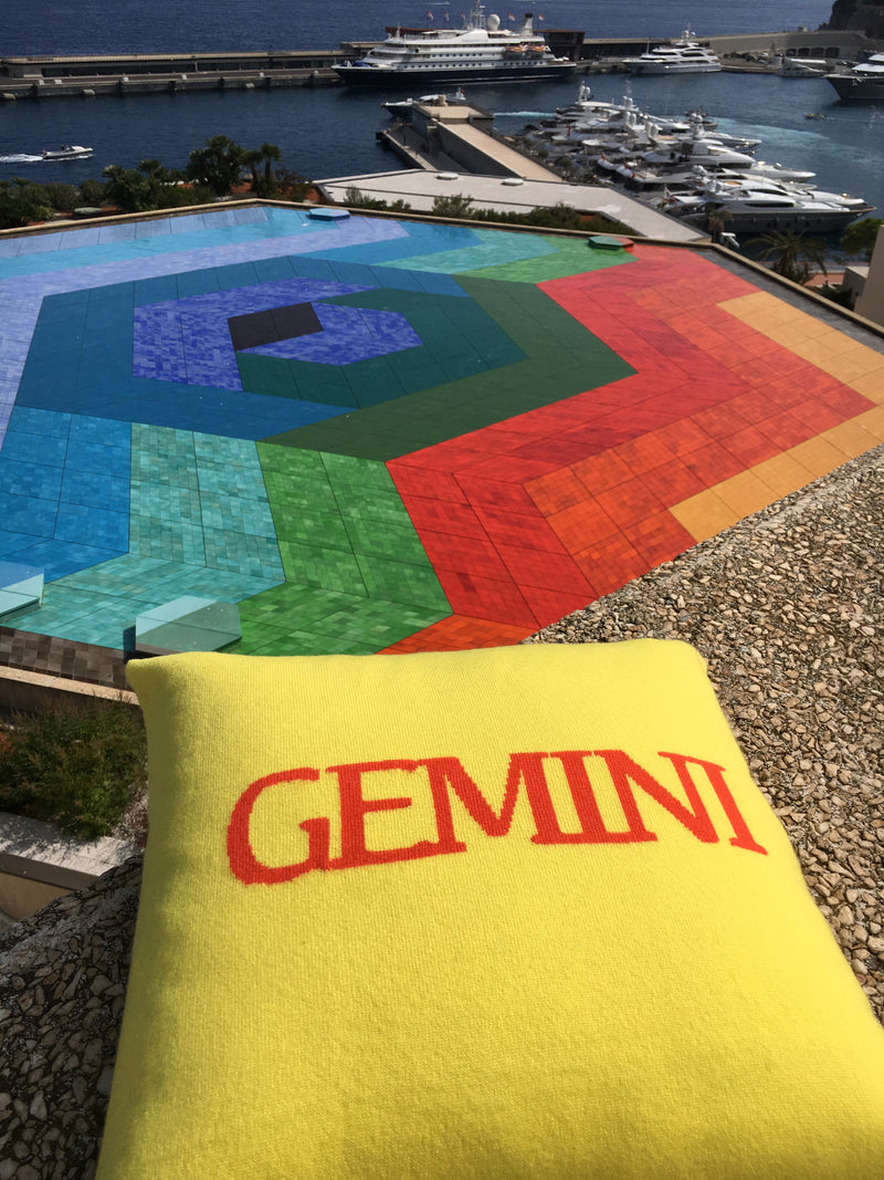 GEMINI star cushion