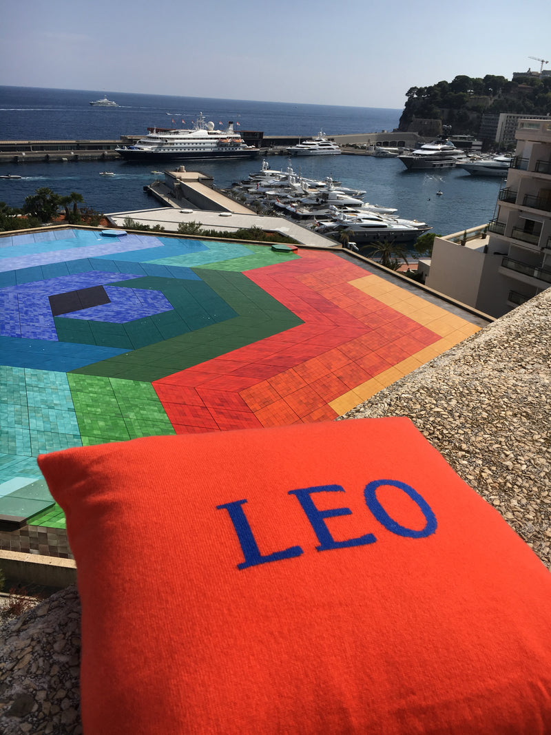 LEO star cushion